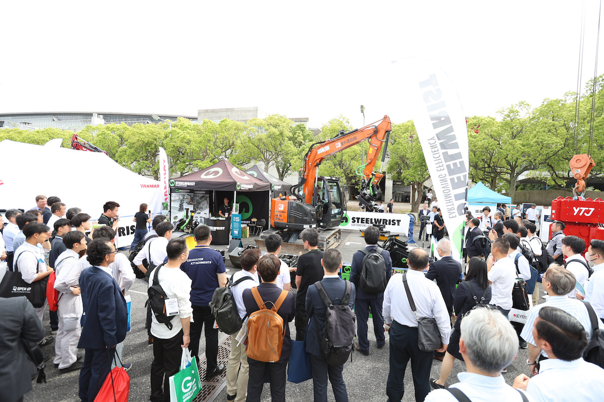 屋外展示場を併設、実機の稼働状況も確認