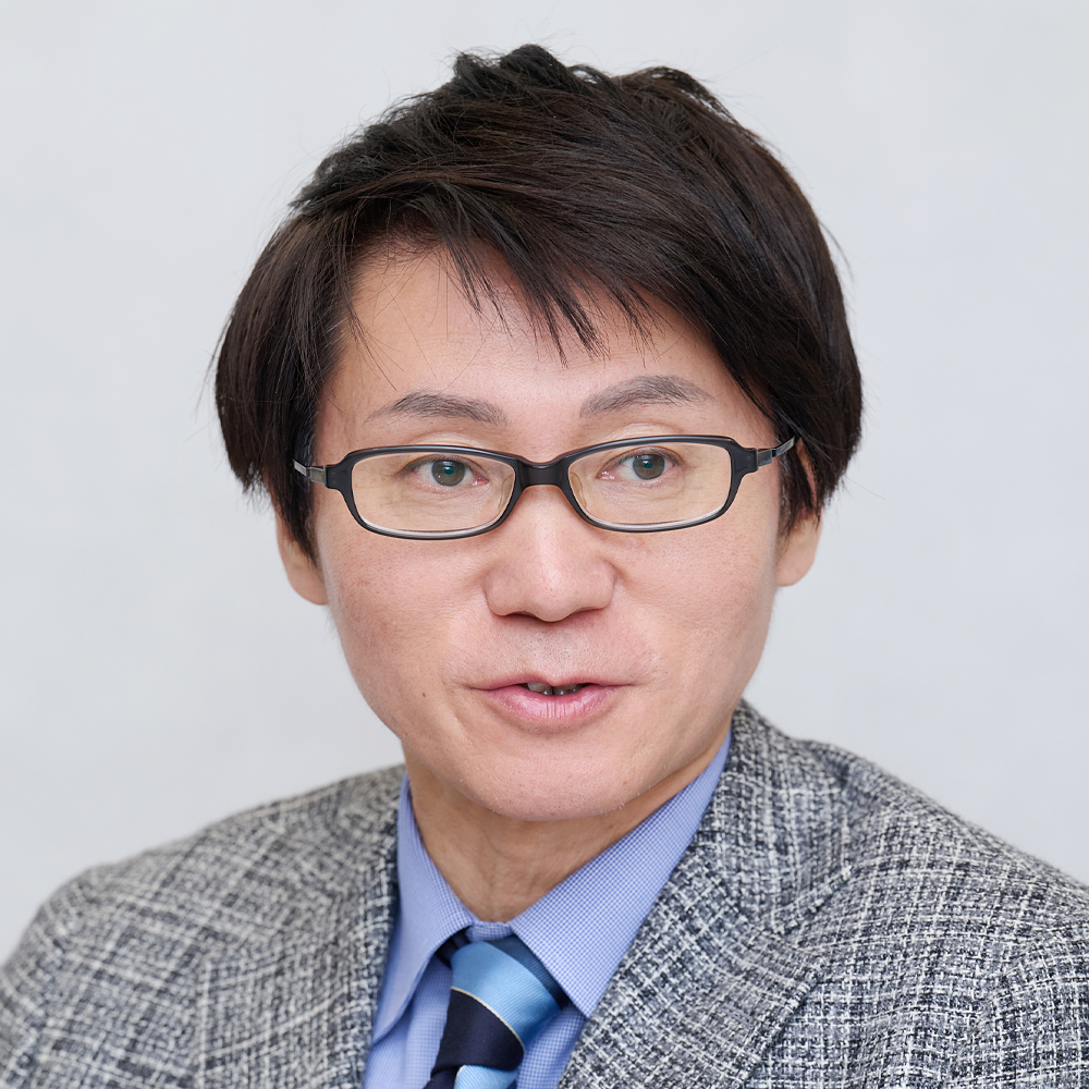 谷 鉃也 氏
